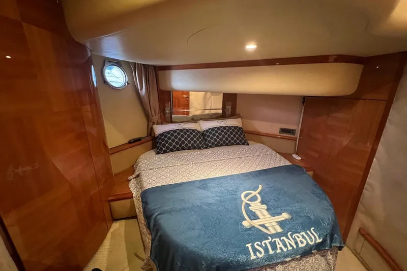 Slide: The Image of Luxurious cabin interior of 2008 Azimut 55 Fly yacht with cozy bedding. - 64