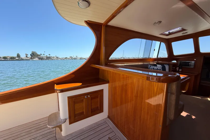 Slide: The Image of Palm Beach Motor Yachts Avalon 38 2002 - 12