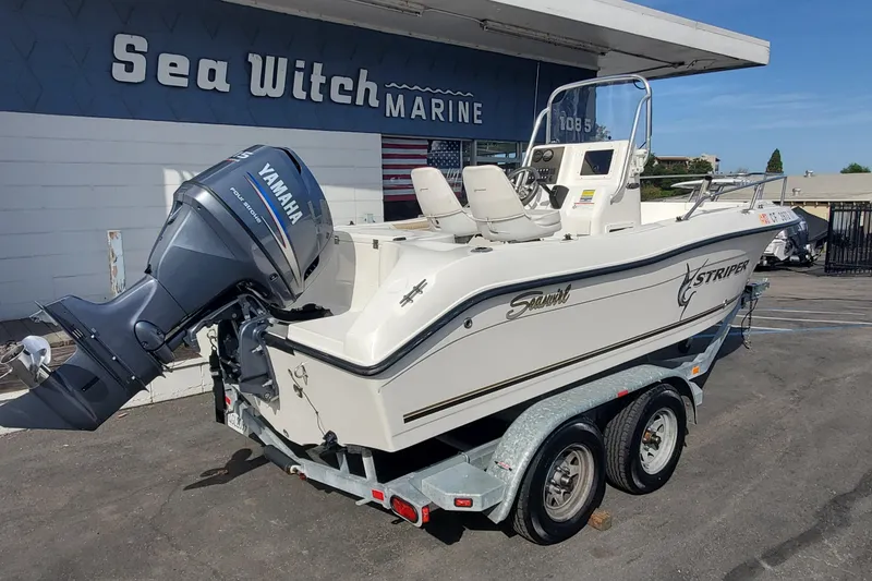 Slide: The Image of 2005 Seaswirl 1851 CC O/B boat with Yamaha engine at Sea Witch Marine. - 2
