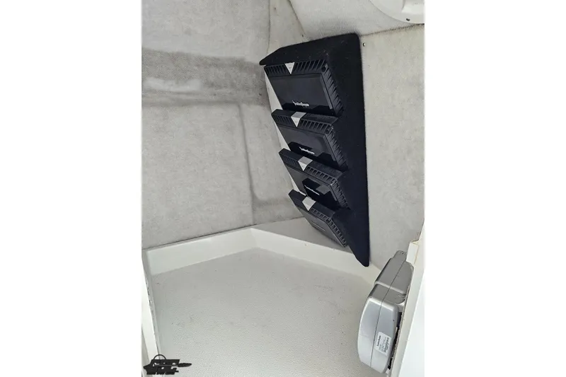 Slide: The Image of 2008 Nordic Powerboats 35 Flame MCOB interior with audio system installation. - 89