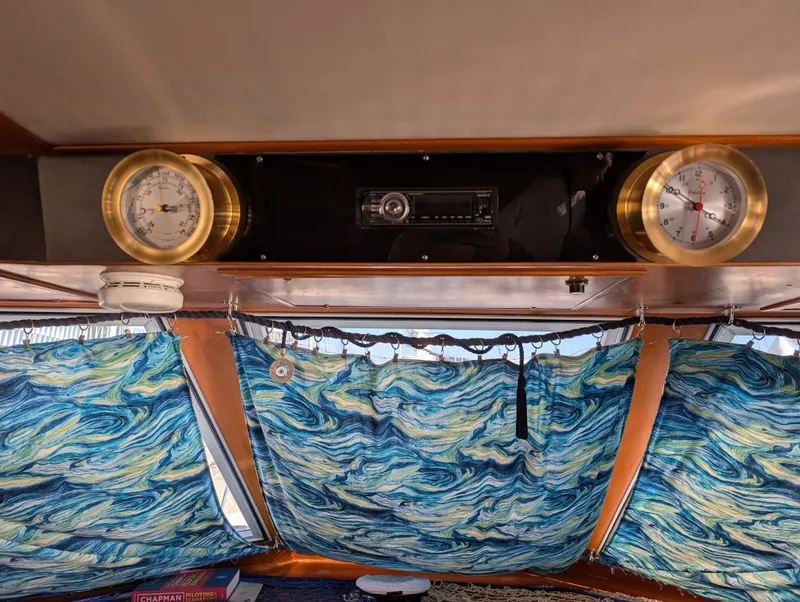 Slide: The Image of Hi-Star 48 Sundeck 1987 - 50