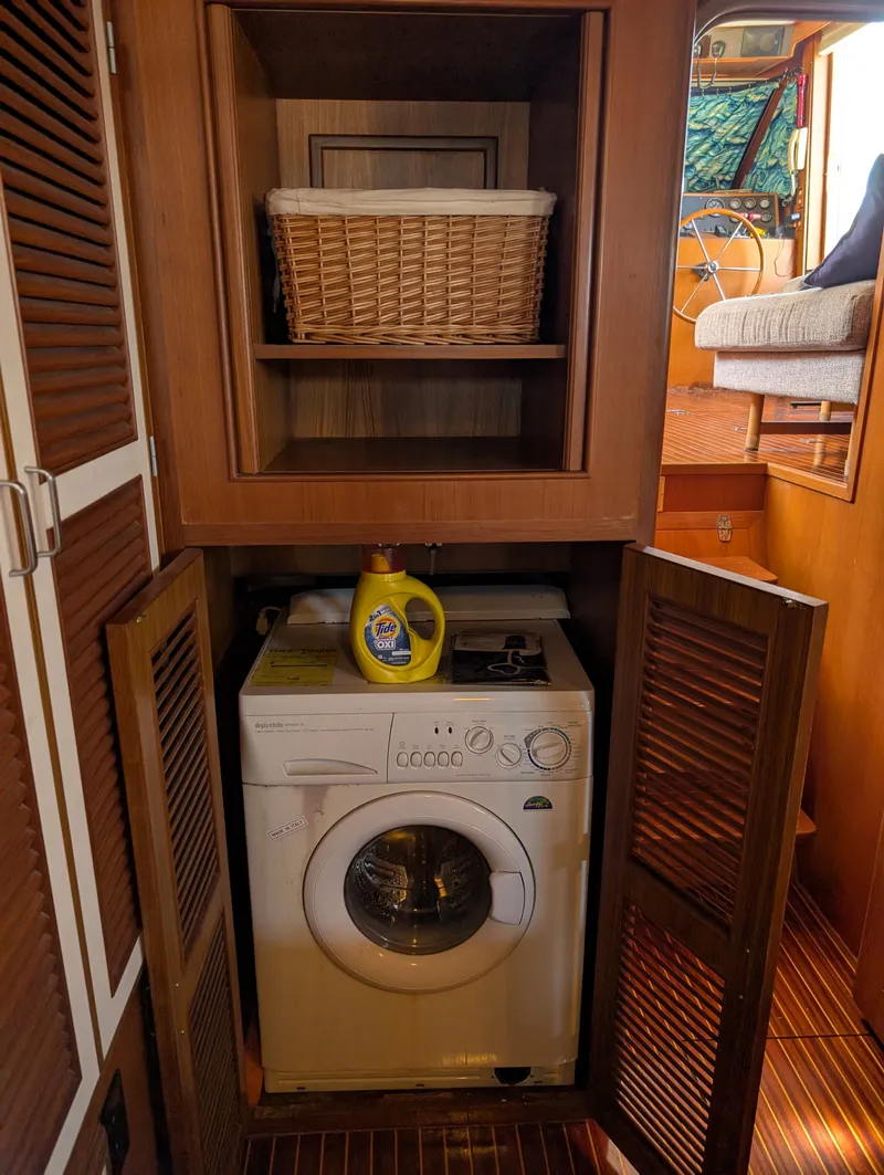 Slide: The Image of Hi-Star 48 Sundeck 1987 - 54