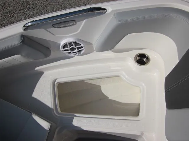 Slide: The Image of Chaparral 21 SSI Sport 2026 - 12