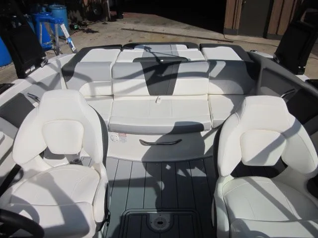 Slide: The Image of Chaparral 21 SSI Sport 2026 - 18