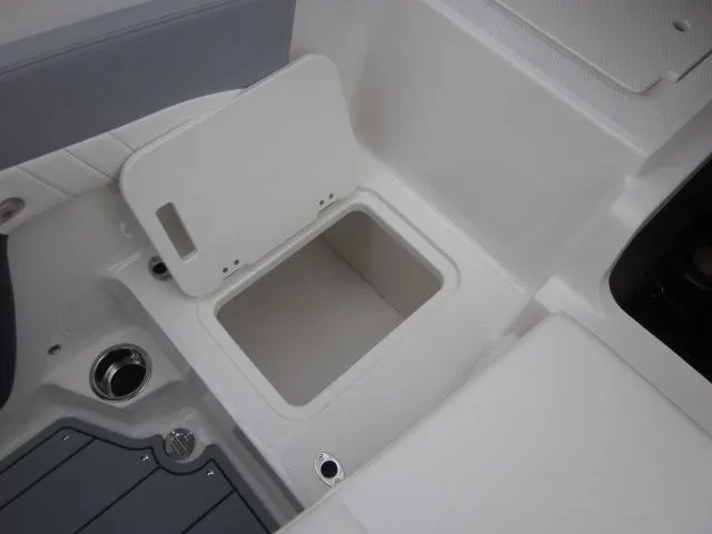 Slide: The Image of Chaparral 21 SSI Sport 2026 - 23