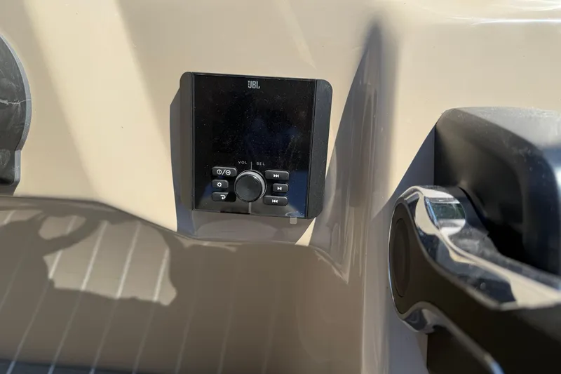 Slide: The Image of 2026 Bentley Pontoons LE 200 CW capacity and safety labels, including assurance plan details. - 11