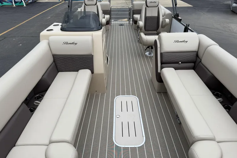 Slide: The Image of 2026 Bentley Pontoons Elite 253 Admiral interior with luxurious seating and modern design. - 15
