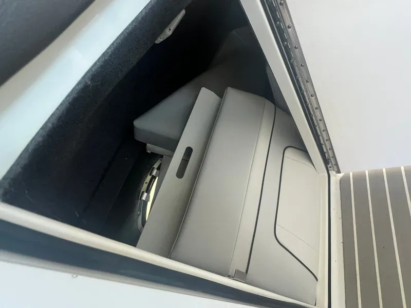 Slide: The Image of 2018 Formula 350 CBR 16 - 16