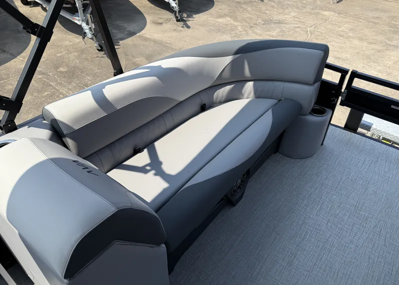 Slide: The Image of Avalon VNT85 RF23T 2025 - 13