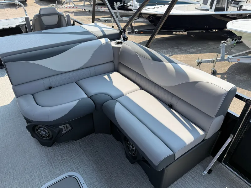 Slide: The Image of Avalon VNT85 RF23T 2025 - 17