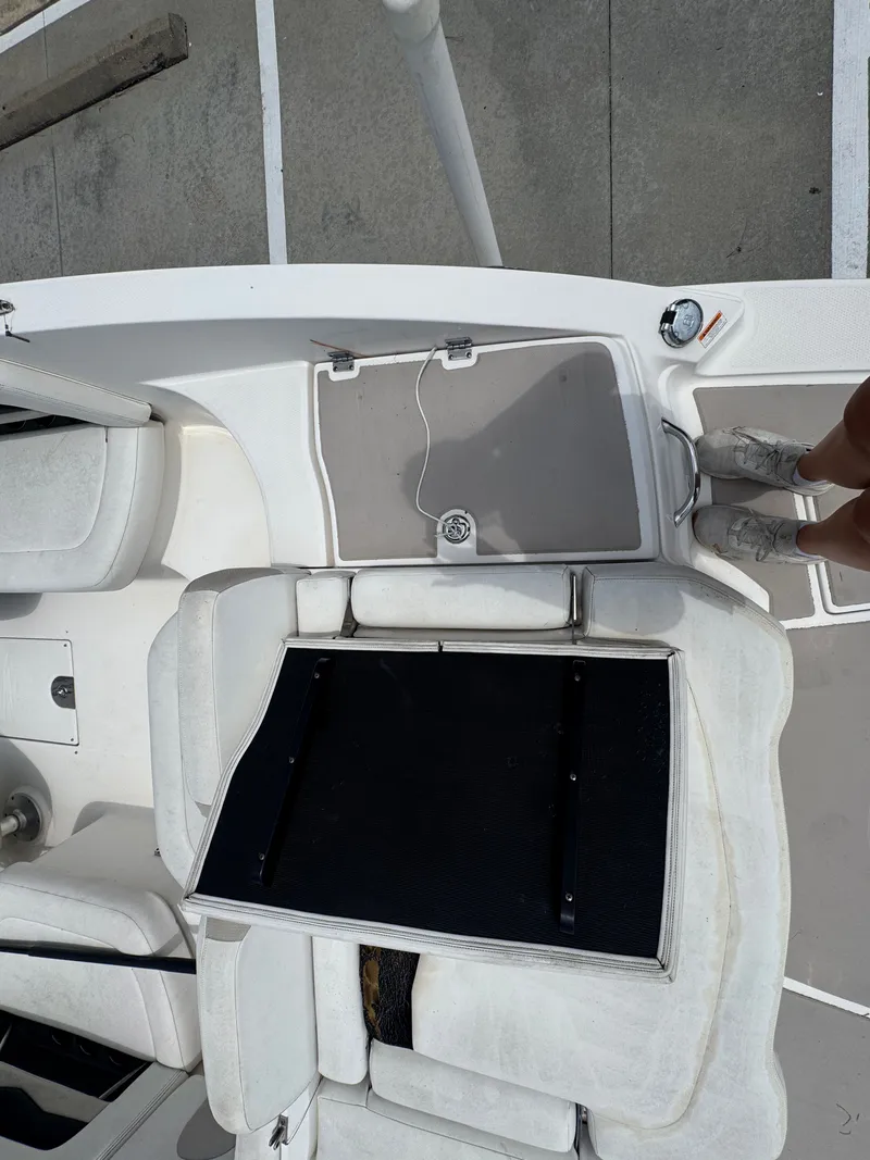 Slide: The Image of Chaparral 246 SSi 2012 - 25