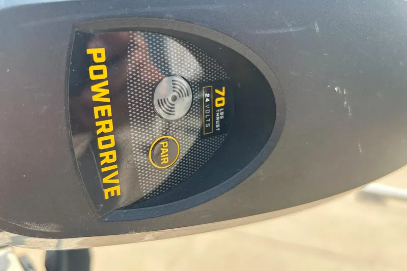Slide: The Image of PowerDrive motor display on 2003 Crestliner 1850 Fish Hawk SC, showing 70 lbs thrust, 24 volts. - 7