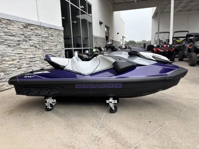 Slide: The Image of Sea-Doo GTI 2025 - 6
