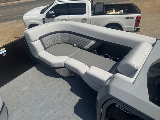 Slide: The Image of Godfrey Aqua Patio 255 SFL - Yamaha 450 XTO 2026 - 14