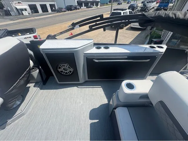 Slide: The Image of Godfrey Aqua Patio 255 SFL - Yamaha 450 XTO 2026 - 15