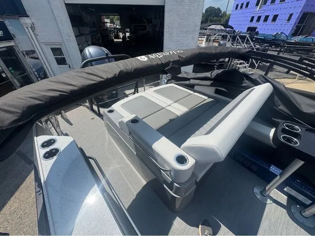 Slide: The Image of Godfrey Aqua Patio 255 SFL - Yamaha 450 XTO 2026 - 8