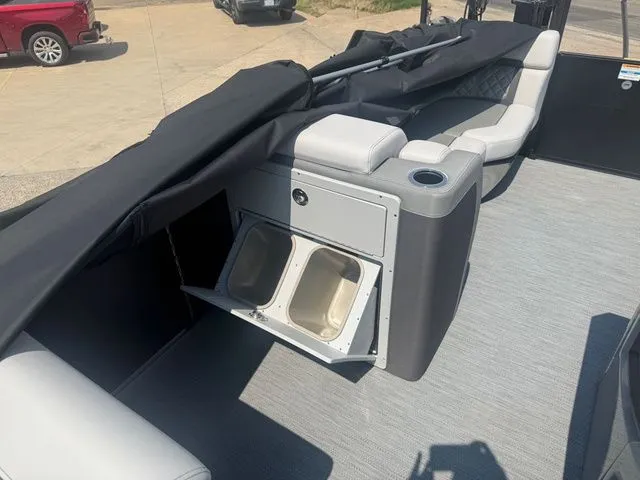 Slide: The Image of Godfrey Aqua Patio 255 SFL - Yamaha 450 XTO 2026 - 9