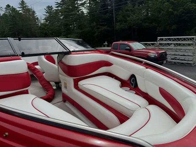 Slide: The Image of Crownline Boats 202 2002 - 9