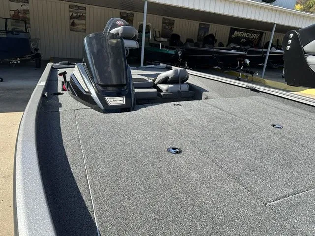 Slide: The Image of Lowe Stinger 5 Series 195 Bass 2025 - 10