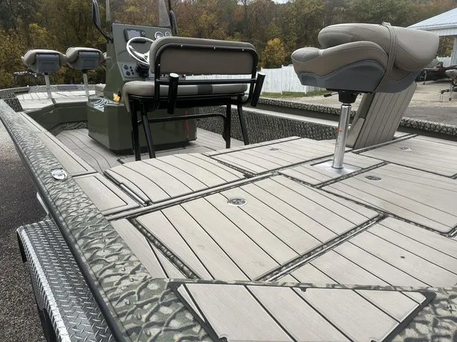 Slide: The Image of Vexus ACX 2210 2025 - 2