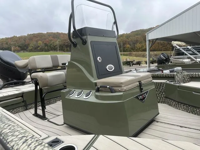 Slide: The Image of Vexus ACX 2210 2025 - 8