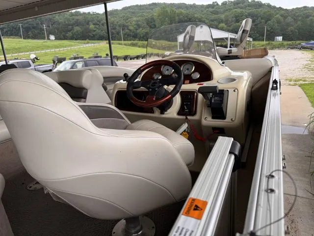 Slide: The Image of Lowe TH224 2003 - 3