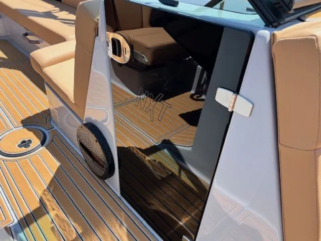 Slide: The Image of MasterCraft NXT24 2025 - 27