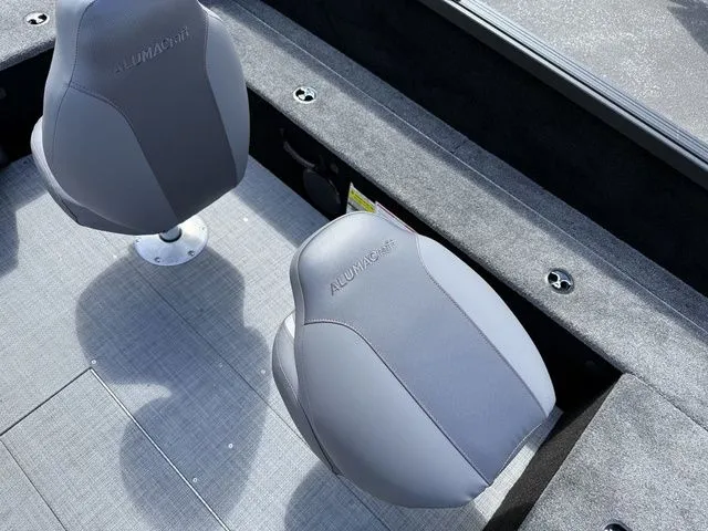 Slide: The Image of Alumacraft Competitor 175X Sport 2026 - 13