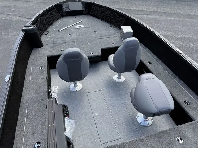 Slide: The Image of Alumacraft Competitor 175X Sport 2026 - 13