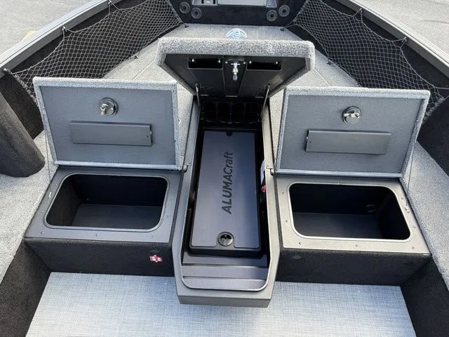 Slide: The Image of Alumacraft Competitor 175X Sport 2026 - 14