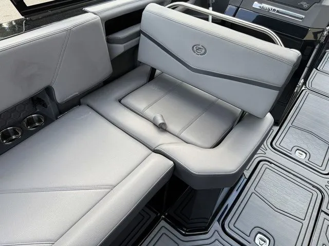 Slide: The Image of Cobalt R6 Surf 2026 - 14