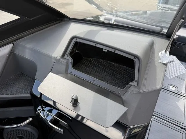 Slide: The Image of Cobalt R6 Surf 2026 - 18