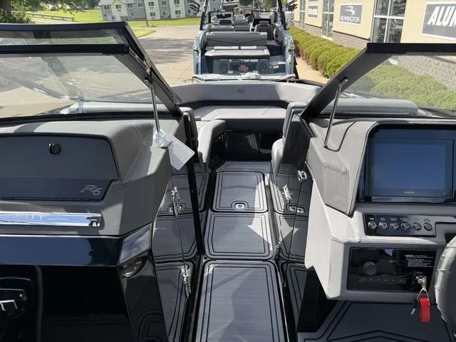 Slide: The Image of Cobalt R6 Surf 2026 - 26