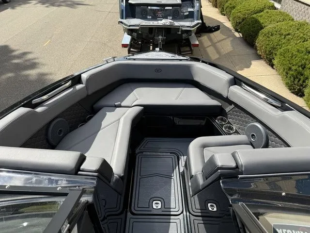 Slide: The Image of Cobalt R6 Surf 2026 - 28