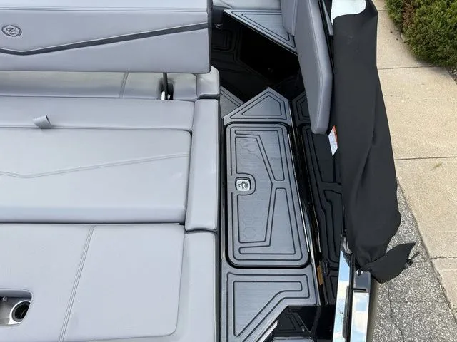 Slide: The Image of Cobalt R6 Surf 2026 - 8