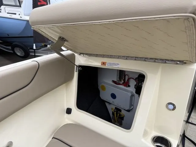 Slide: The Image of Chris-Craft Sportster 25 2026 - 34