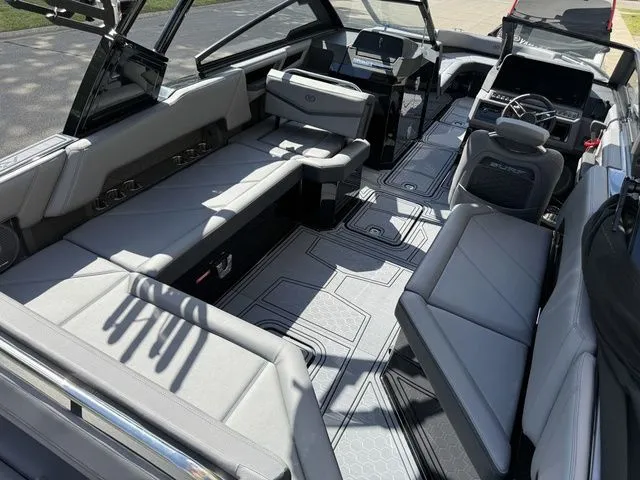 Slide: The Image of Cobalt R8 Surf 2026 - 14