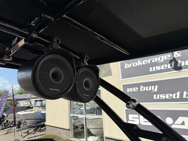 Slide: The Image of Cobalt R8 Surf 2026 - 16