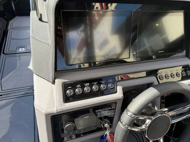 Slide: The Image of Cobalt R8 Surf 2026 - 29