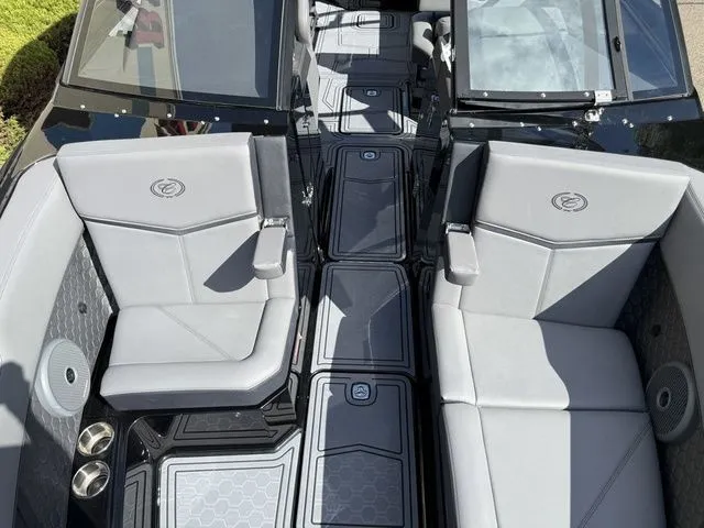 Slide: The Image of Cobalt R8 Surf 2026 - 36