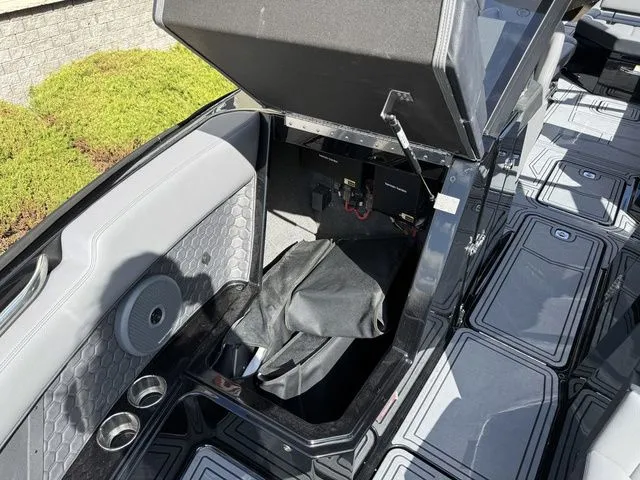 Slide: The Image of Cobalt R8 Surf 2026 - 43