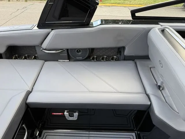 Slide: The Image of Cobalt R6 Surf 2026 - 10