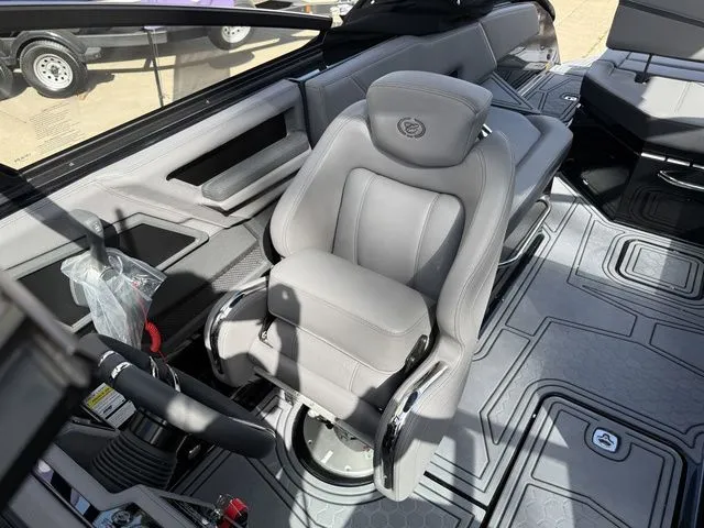 Slide: The Image of Cobalt R6 Surf 2026 - 21