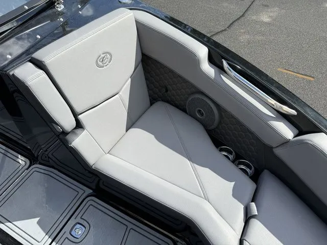 Slide: The Image of Cobalt R6 Surf 2026 - 30