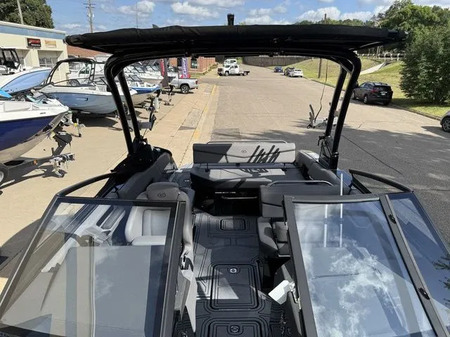 Slide: The Image of Cobalt R6 Surf 2026 - 36