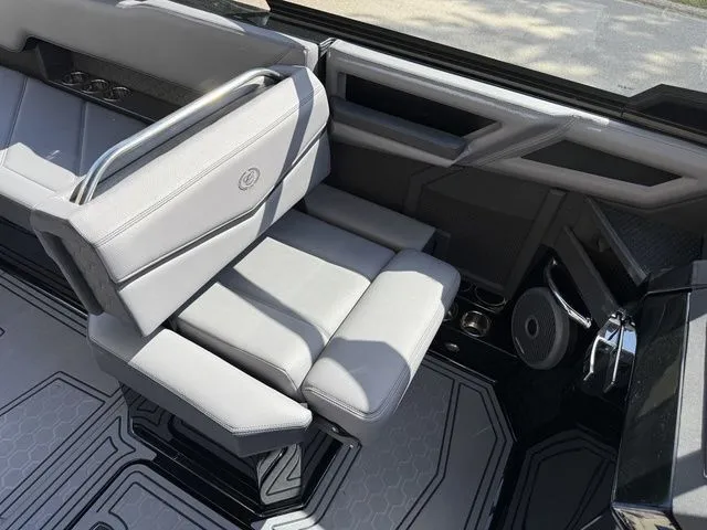 Slide: The Image of Cobalt R8 Surf 2026 - 21