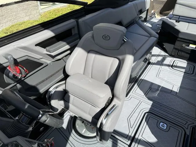 Slide: The Image of Cobalt R8 Surf 2026 - 27