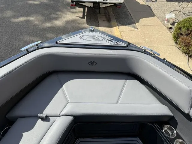 Slide: The Image of Cobalt R8 Surf 2026 - 39