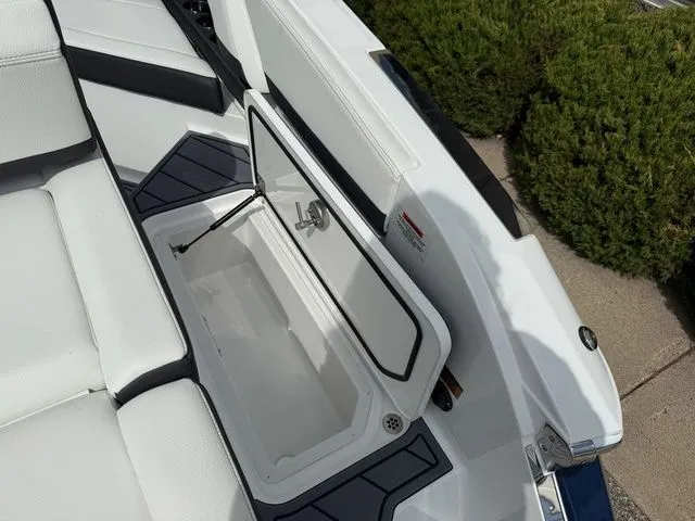 Slide: The Image of Cobalt R4 2026 - 10