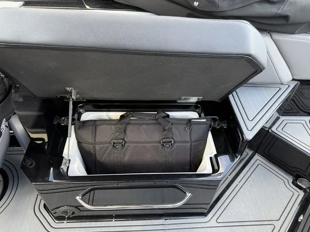 Slide: The Image of Cobalt R6 Surf 2026 - 13